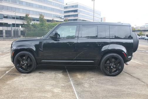 2025 Land Rover Defender V8