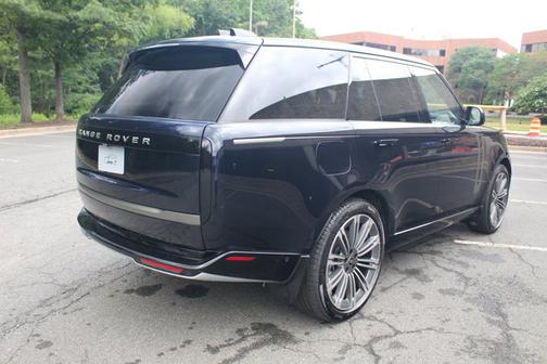 2025 Land Rover Range Rover SE