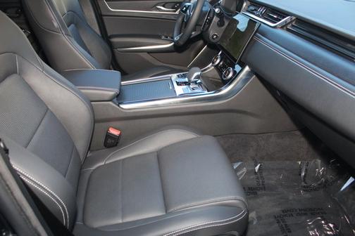 2024 Jaguar XF R-Dynamic SE