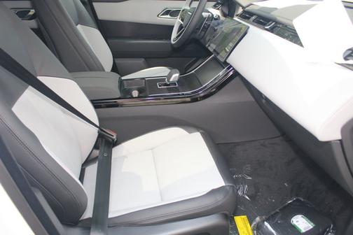 2026 Land Rover Range Rover Velar Dynamic SE