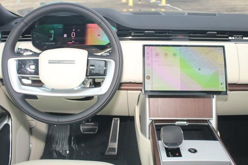 2025 Land Rover Range Rover SE