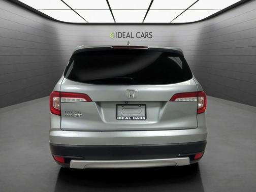 Lunar Silver Metallic 2019 Honda Pilot EX