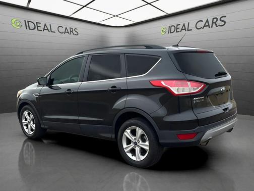 Tuxedo Black Metallic 2014 Ford Escape SE
