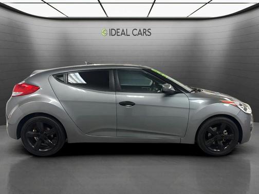 Triathlon Gray Metallic 2015 Hyundai Veloster Base