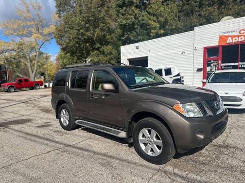 2008 Nissan Pathfinder SE