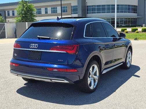 Navarra Blue Metallic 2021 Audi Q5 40 Premium Plus
