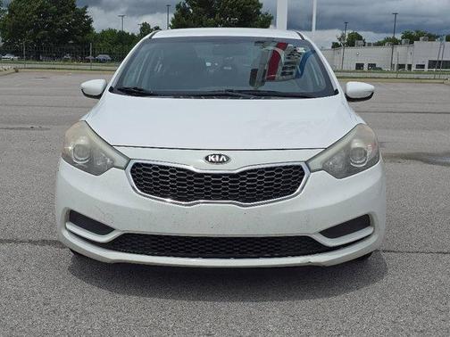 Clear White 2016 Kia Forte LX