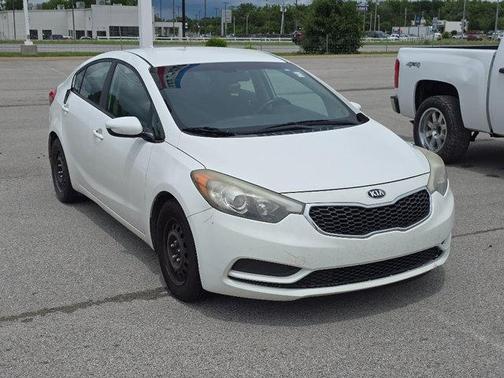 Clear White 2016 Kia Forte LX