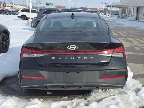 2025 Hyundai ELANTRA HEV Blue