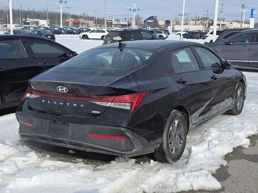 2025 Hyundai ELANTRA HEV Blue