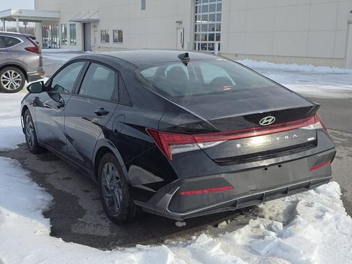 2025 Hyundai ELANTRA HEV Blue