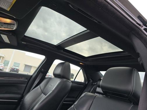 2022 Chrysler 300 S