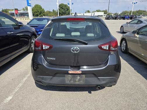 2020 Toyota Yaris Sedan LE