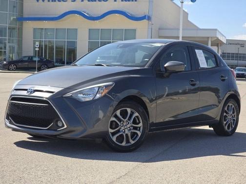 2020 Toyota Yaris Sedan LE