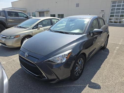 2020 Toyota Yaris Sedan LE