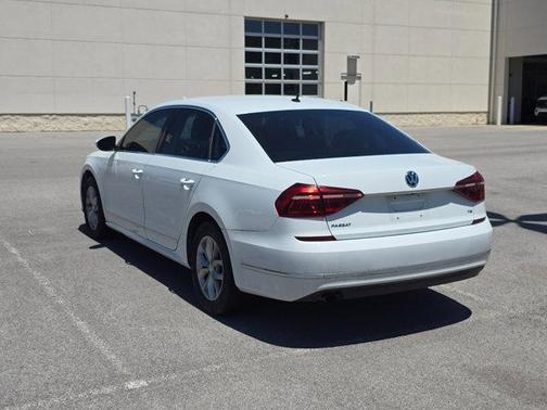 Pure White 2017 Volkswagen Passat 1.8T S