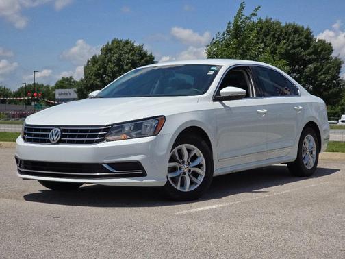 Pure White 2017 Volkswagen Passat 1.8T S