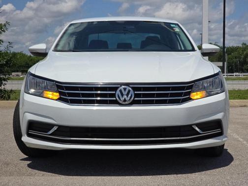 Pure White 2017 Volkswagen Passat 1.8T S