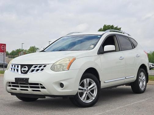 Pearl White 2012 Nissan Rogue SV