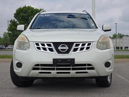 Pearl White 2012 Nissan Rogue SV