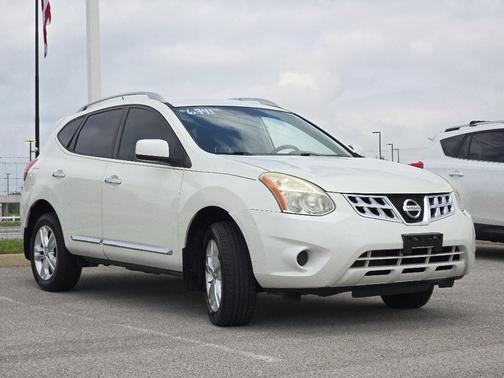 Pearl White 2012 Nissan Rogue SV