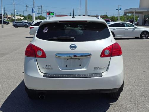 Pearl White 2012 Nissan Rogue SV