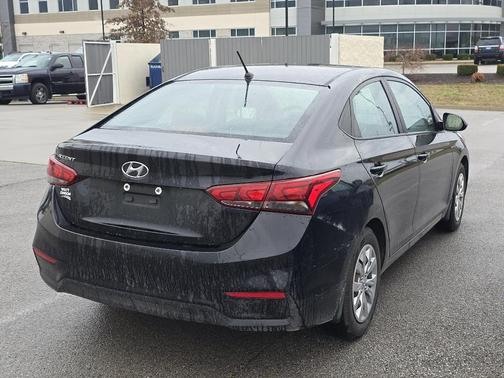 2022 Hyundai Accent SE