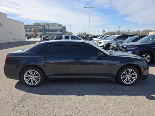 2018 Chrysler 300 Touring