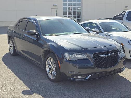 2018 Chrysler 300 Touring