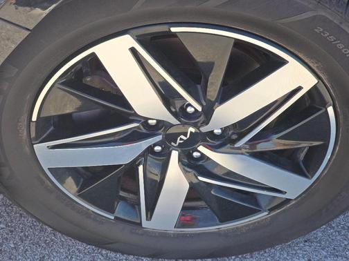 Ebony Black 2022 Kia Sorento S