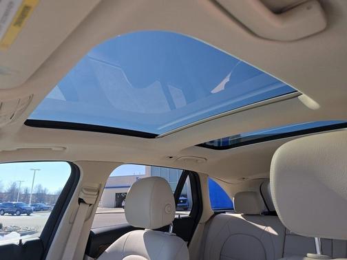 2018 Mercedes-Benz GLC 300 Base