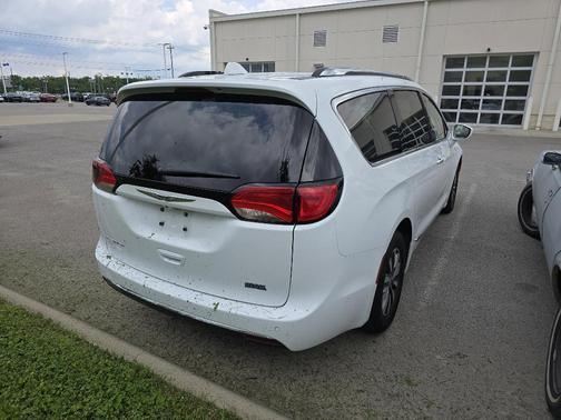 2020 Chrysler Pacifica Touring-L Plus