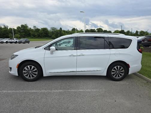 2020 Chrysler Pacifica Touring-L Plus