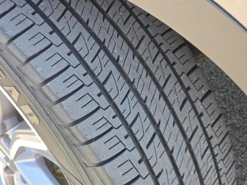 Platinum White Pearl 2022 Honda CR-V Hybrid Touring