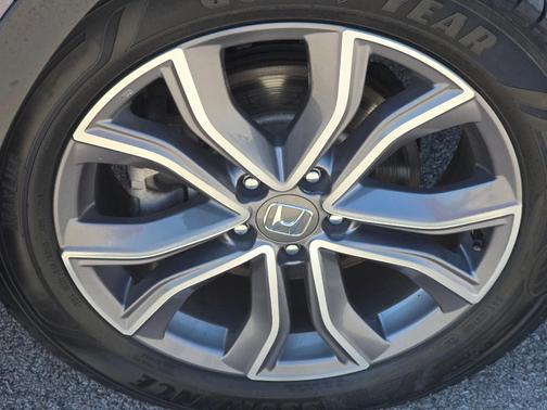 Platinum White Pearl 2022 Honda CR-V Hybrid Touring