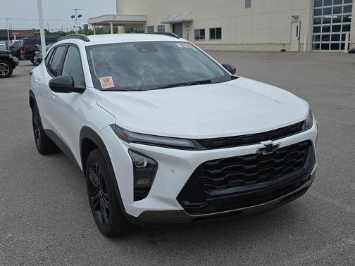 Summit White 2025 Chevrolet Trax ACTIV