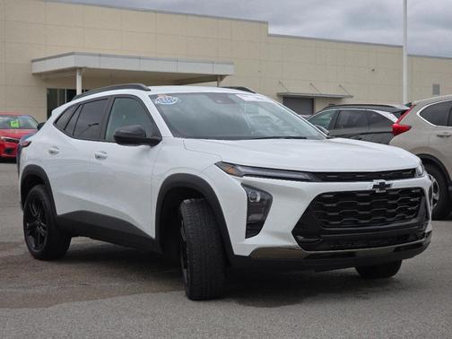 Summit White 2025 Chevrolet Trax ACTIV