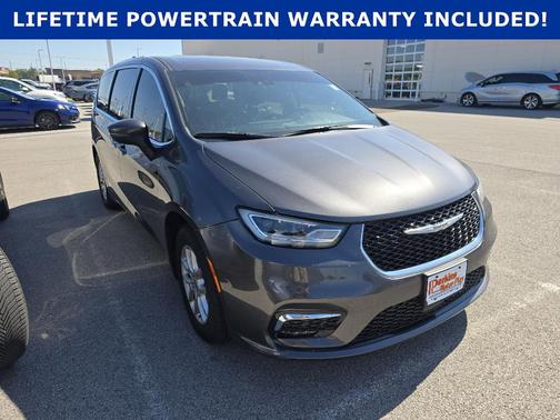 2023 Chrysler Pacifica Touring-L