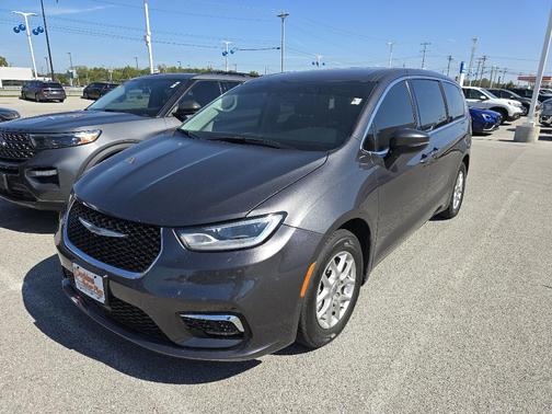2023 Chrysler Pacifica Touring-L