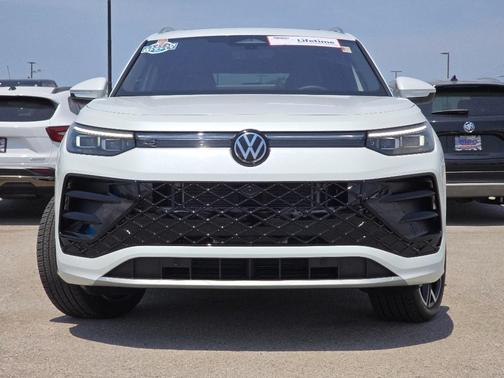Opal White Pearl Effect 2025 Volkswagen Tiguan 2.0T SEL R-Line