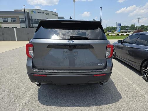 2023 Ford Explorer ST-Line