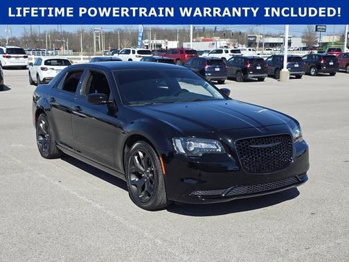 2022 Chrysler 300 Touring