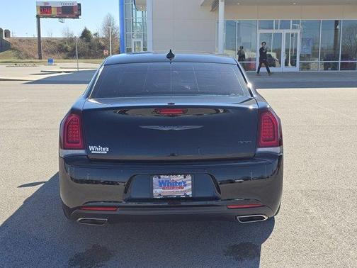 2022 Chrysler 300 Touring