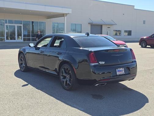 2022 Chrysler 300 Touring