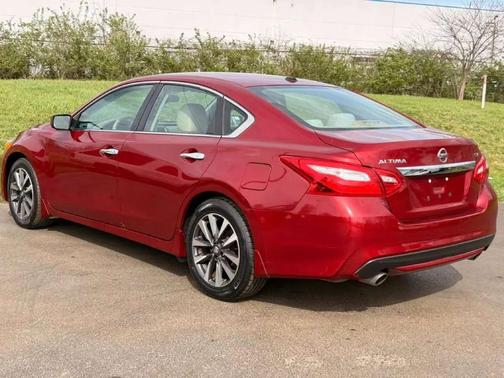 Maroon 2017 Nissan Altima 2.5 SV