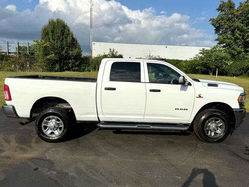 2022 RAM 2500 Tradesman Crew Cab 4x4 6'4' Box