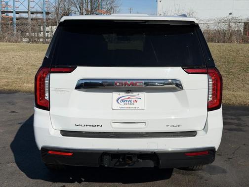 2022 GMC Yukon XL SLT
