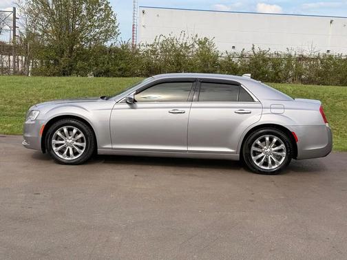 Billet Silver Metallic Clearcoat 2018 Chrysler 300 Limited
