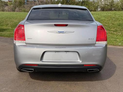 Billet Silver Metallic Clearcoat 2018 Chrysler 300 Limited