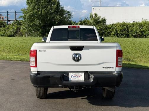 Bright White Clearcoat 2022 RAM 2500 Tradesman Crew Cab 4x4 8' Box